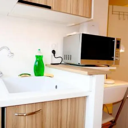Apartment Cannes: Rue D'antibes Shopping & Retreat